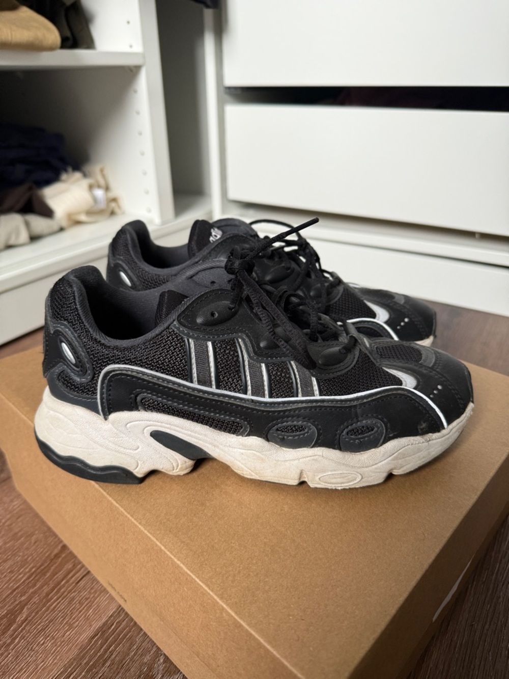 Adidas OG Ozweego sneakers